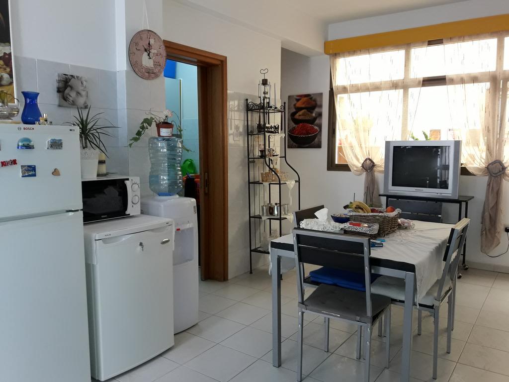 Shared Top 1St Floor Villa ลิมาซอล ภายนอก รูปภาพ